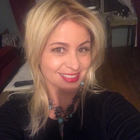 Meet your Posh Ambassador, Leticia - Picture 2 of 2